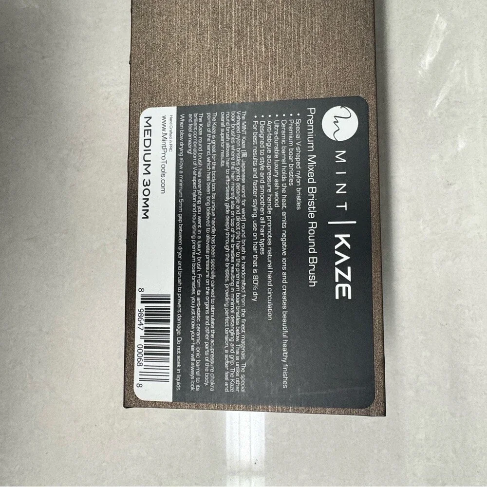 Mint Kaze Round Brush Medium 30mm brush hair boar bristles brand new premium